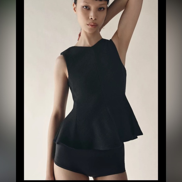 Zara Tops - Zara stretch contouring top